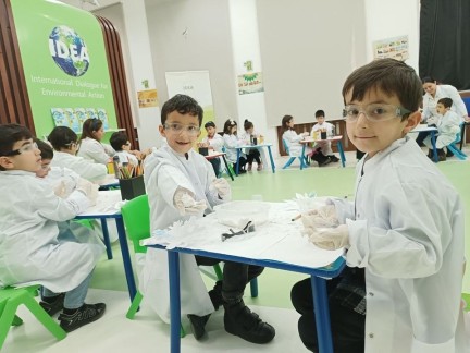 "Uşaqlar üçün ekoloji laboratoriya" proqramı çərçivəsində uşaqların maarifləndirilməsi uğurla davam etdirilir